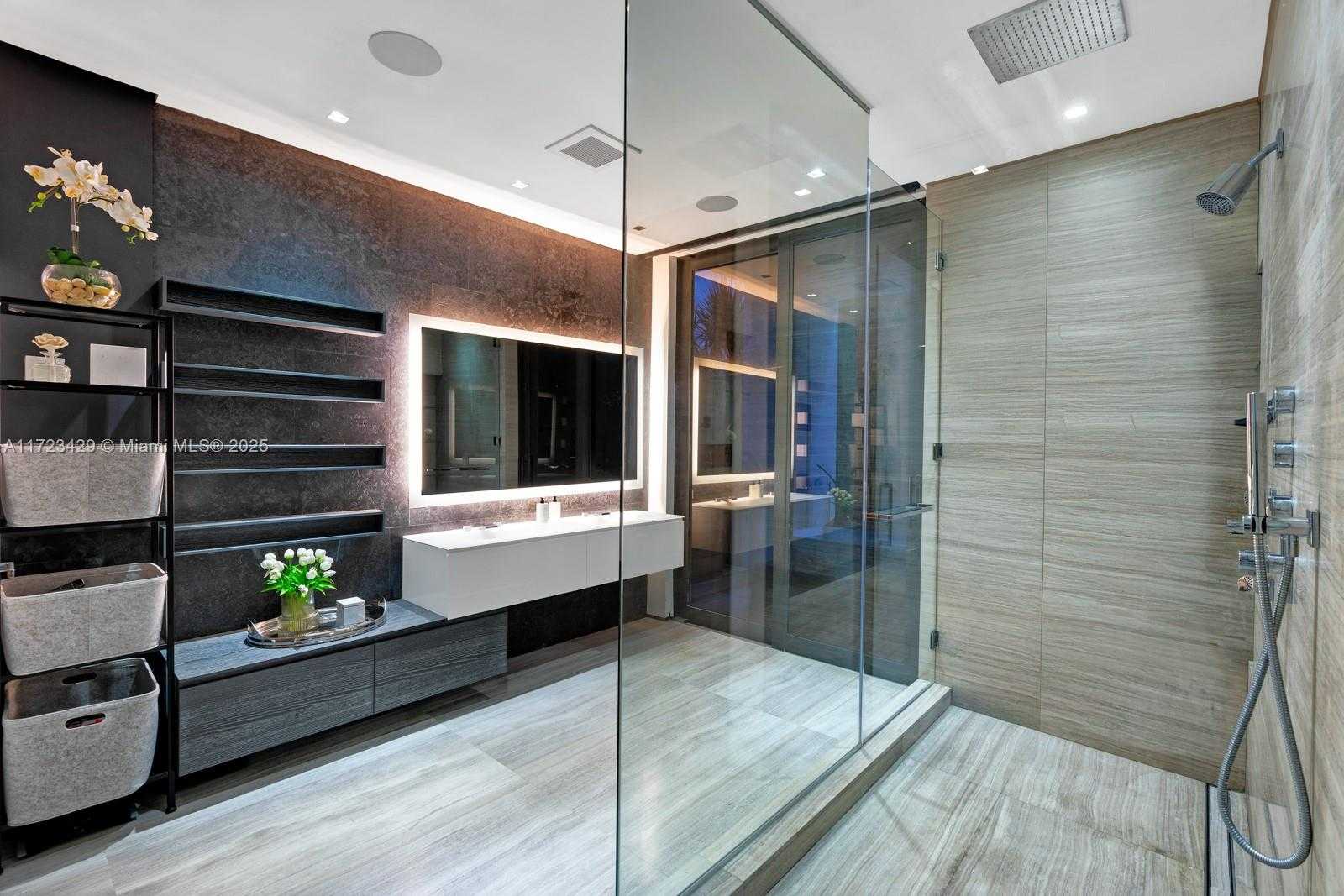 Small Image of 528 LAKEVIEW CT, Miami Beach Number 15