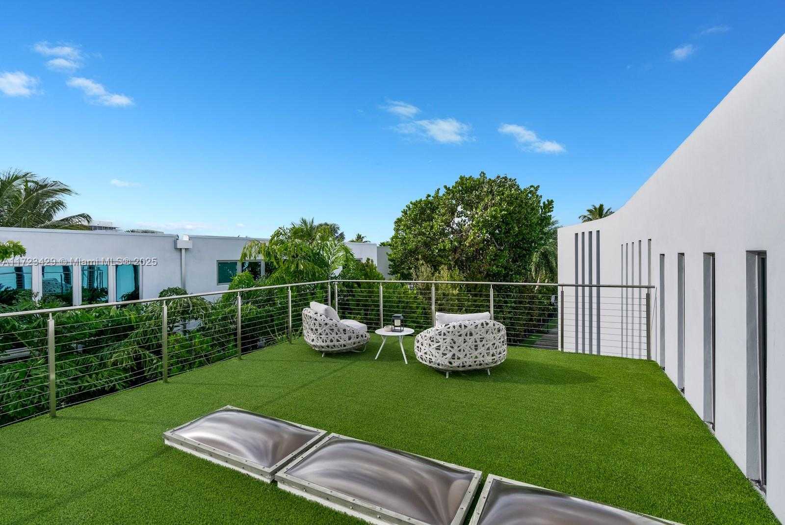 Small Image of 528 LAKEVIEW CT, Miami Beach Number 26