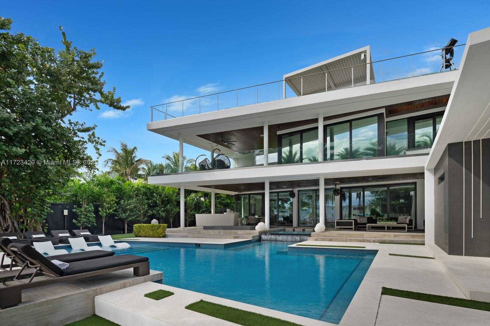 Small Image of 528 LAKEVIEW CT, Miami Beach Number 28