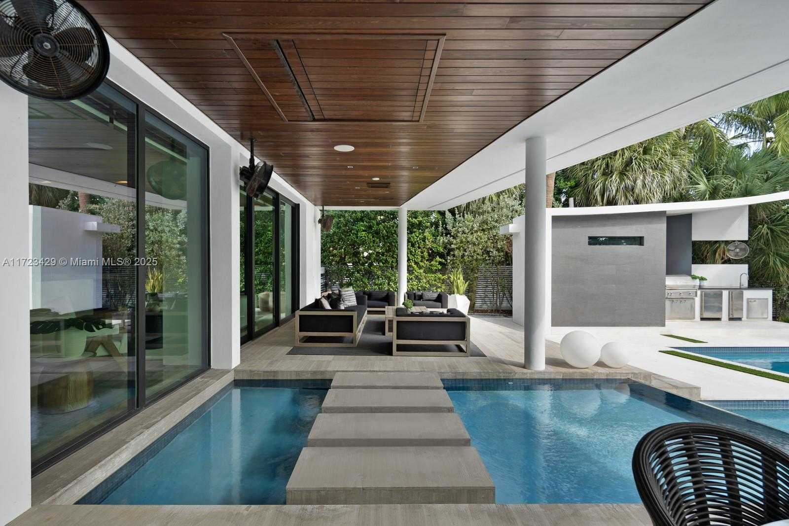 Small Image of 528 LAKEVIEW CT, Miami Beach Number 29