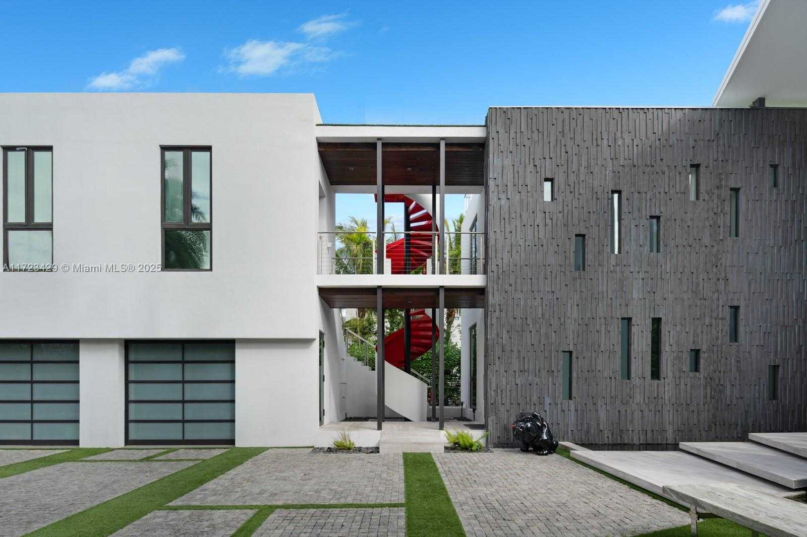 Small Image of 528 LAKEVIEW CT, Miami Beach Number 31