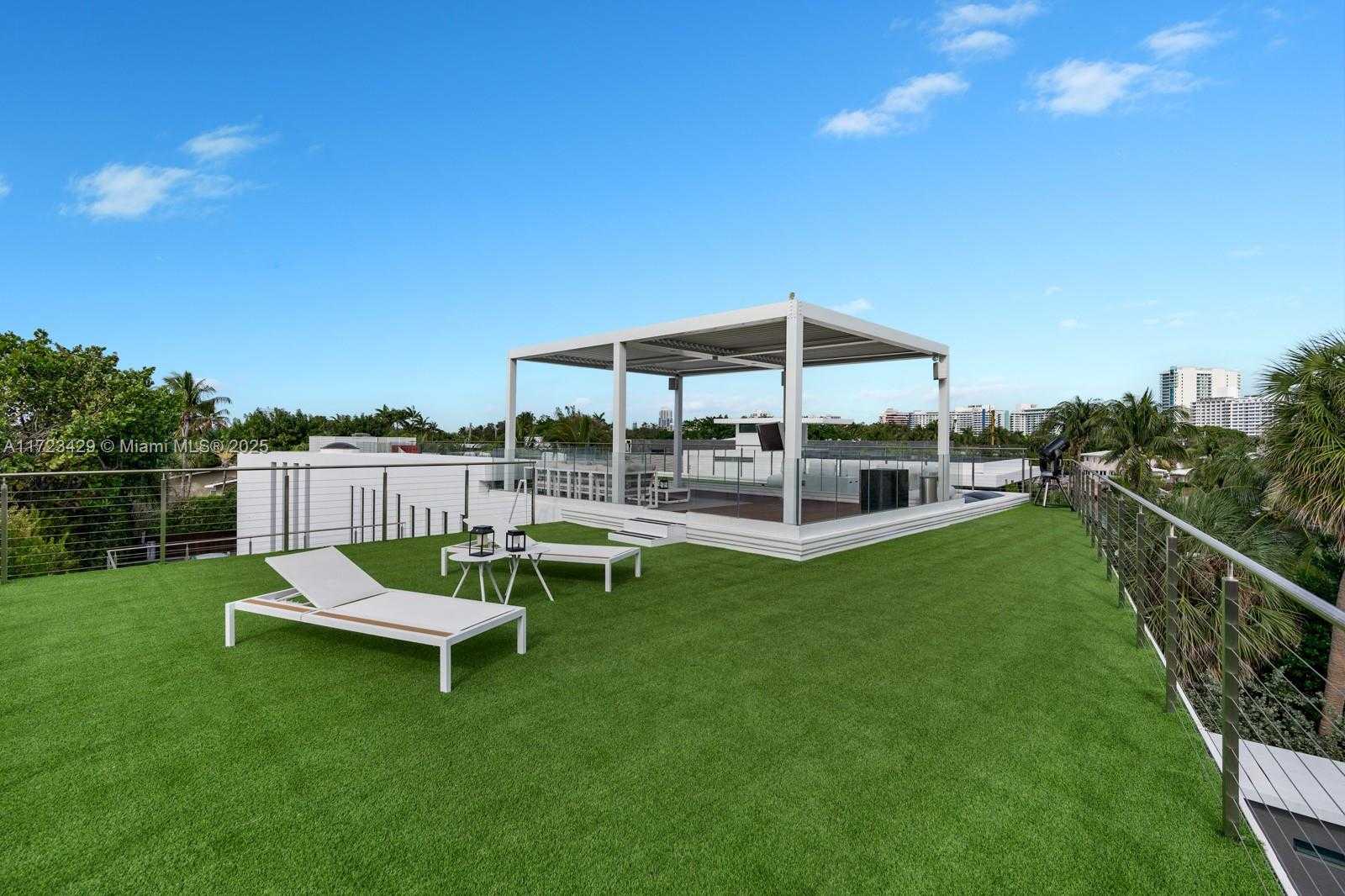 Small Image of 528 LAKEVIEW CT, Miami Beach Number 33