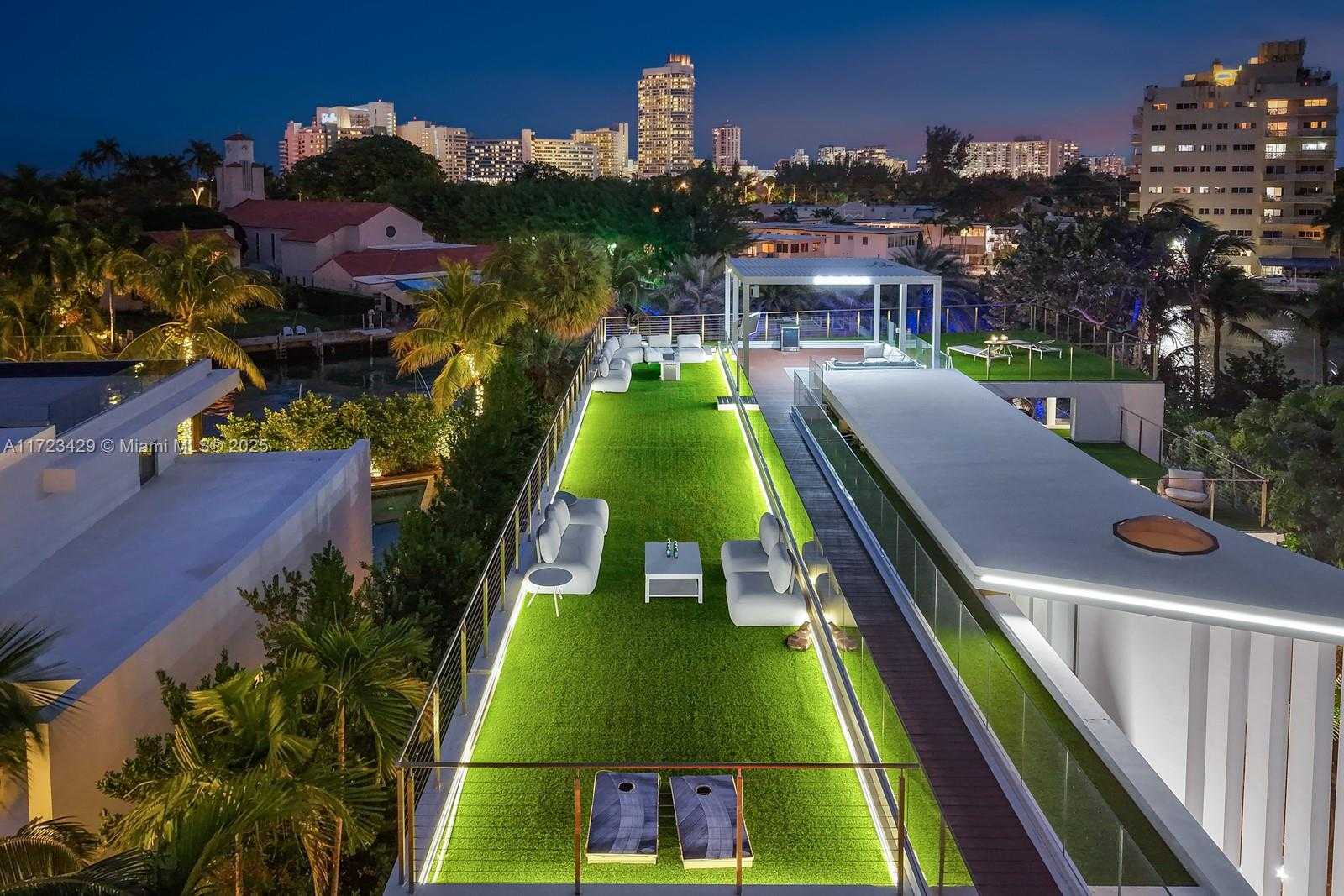 Small Image of 528 LAKEVIEW CT, Miami Beach Number 36