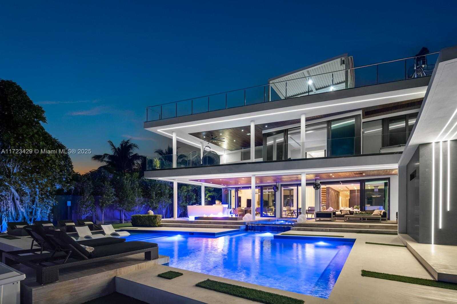 Small Image of 528 LAKEVIEW CT, Miami Beach Number 37