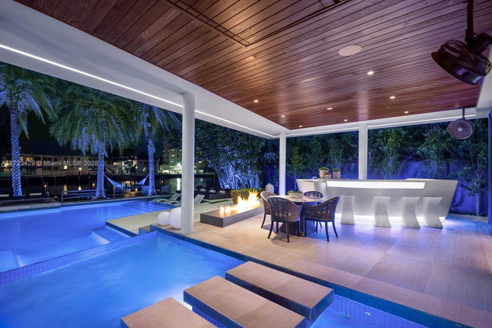 Small Image of 528 LAKEVIEW CT, Miami Beach Number 38