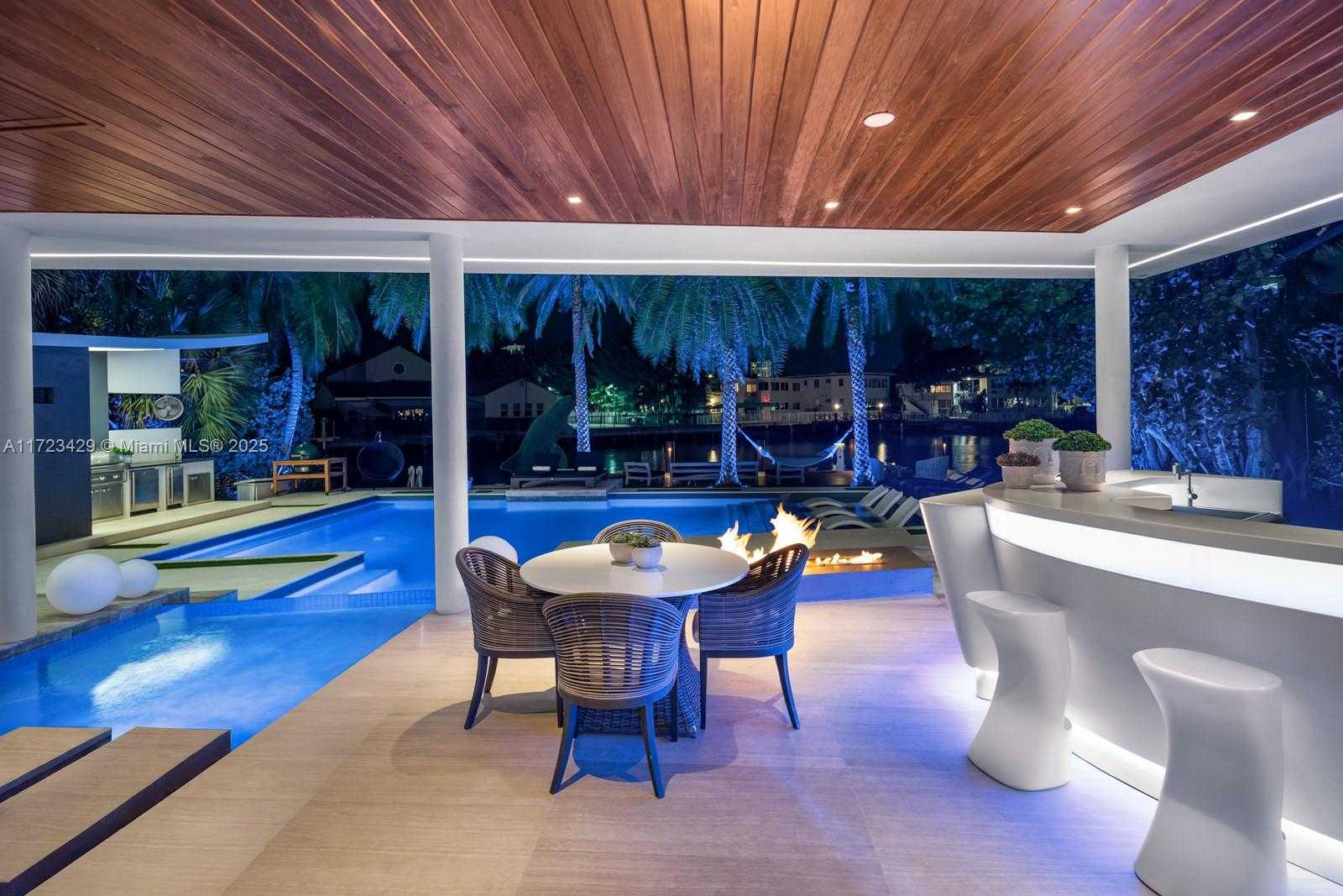 Small Image of 528 LAKEVIEW CT, Miami Beach Number 39