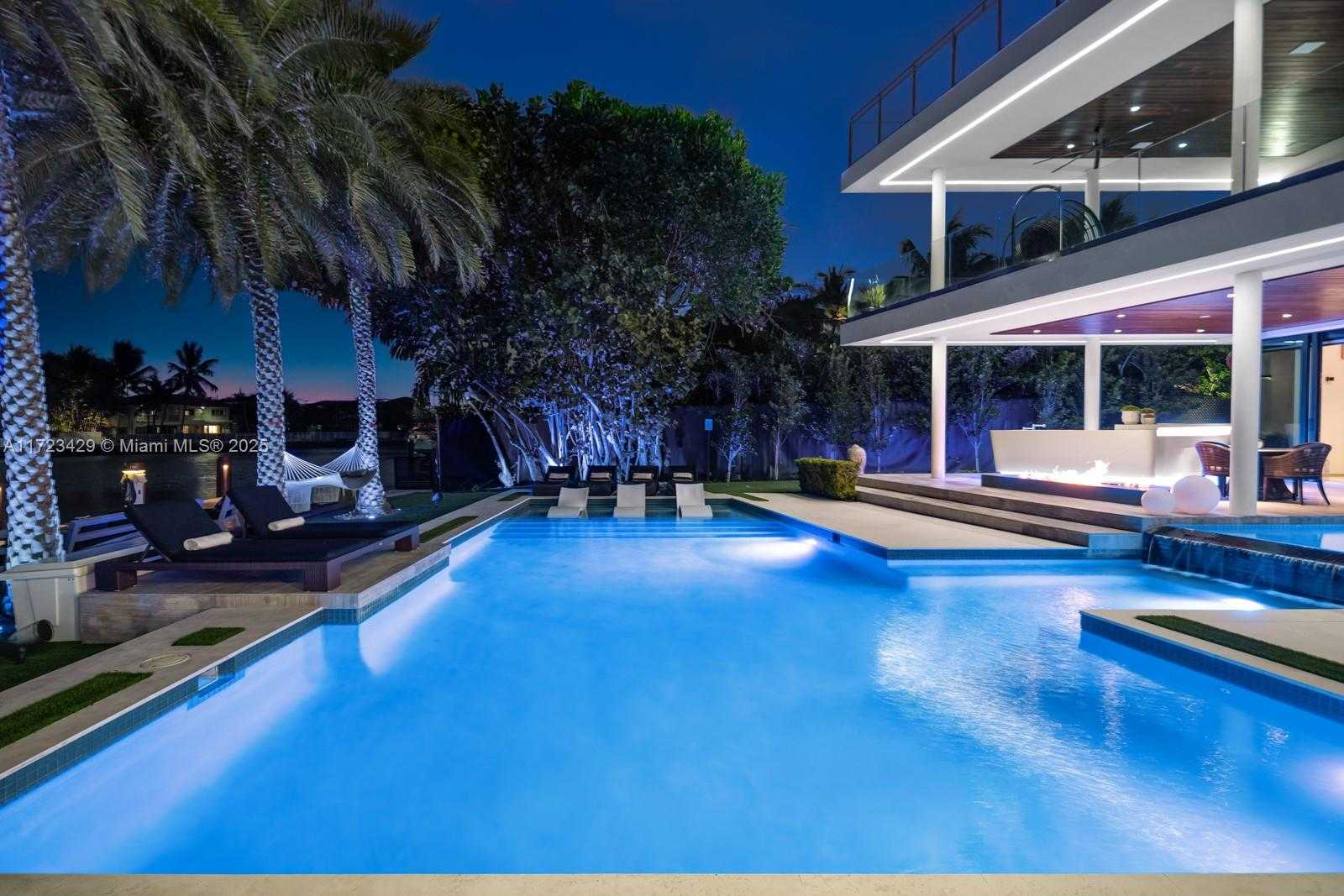Small Image of 528 LAKEVIEW CT, Miami Beach Number 40