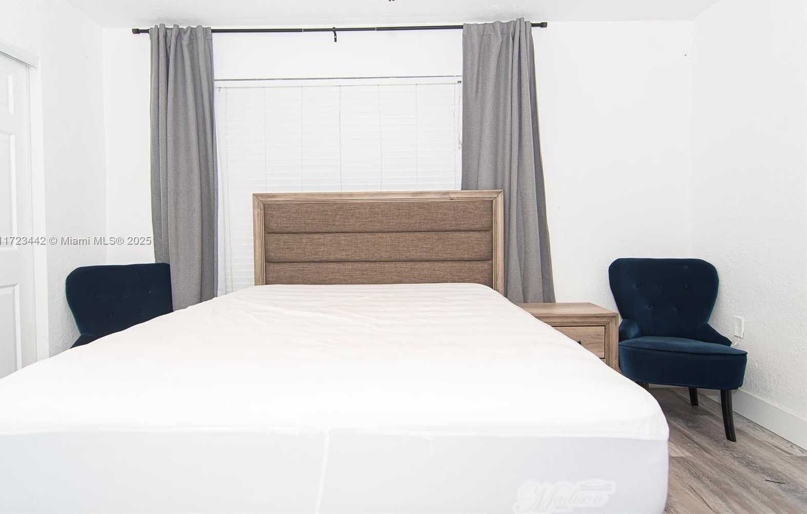 Small Image of 8612 MIRAMAR BLVD, Miramar Number 11