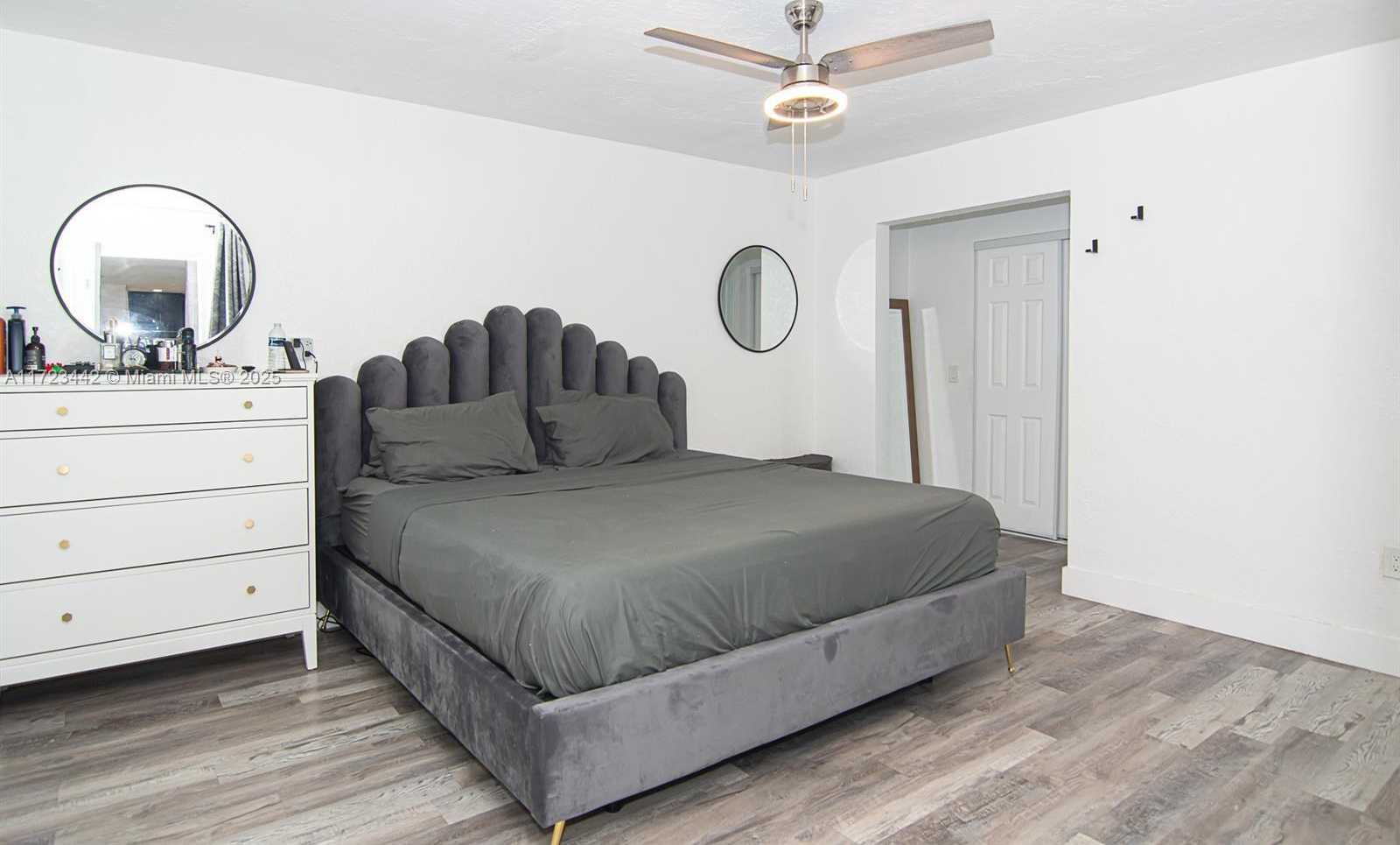 Small Image of 8612 MIRAMAR BLVD, Miramar Number 14
