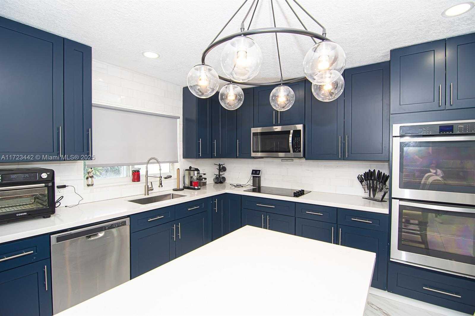 Small Image of 8612 MIRAMAR BLVD, Miramar Number 2