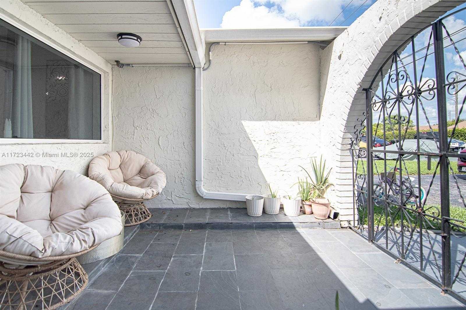 Small Image of 8612 MIRAMAR BLVD, Miramar Number 27