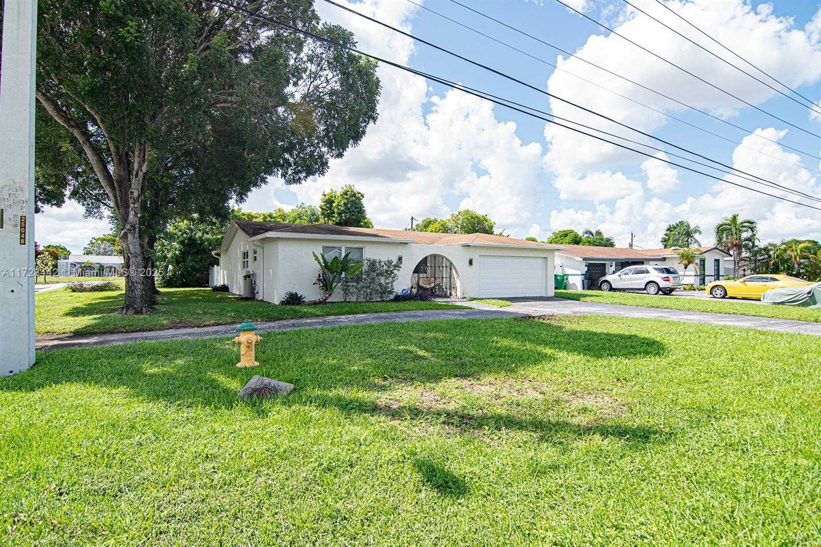 Small Image of 8612 MIRAMAR BLVD, Miramar Number 29
