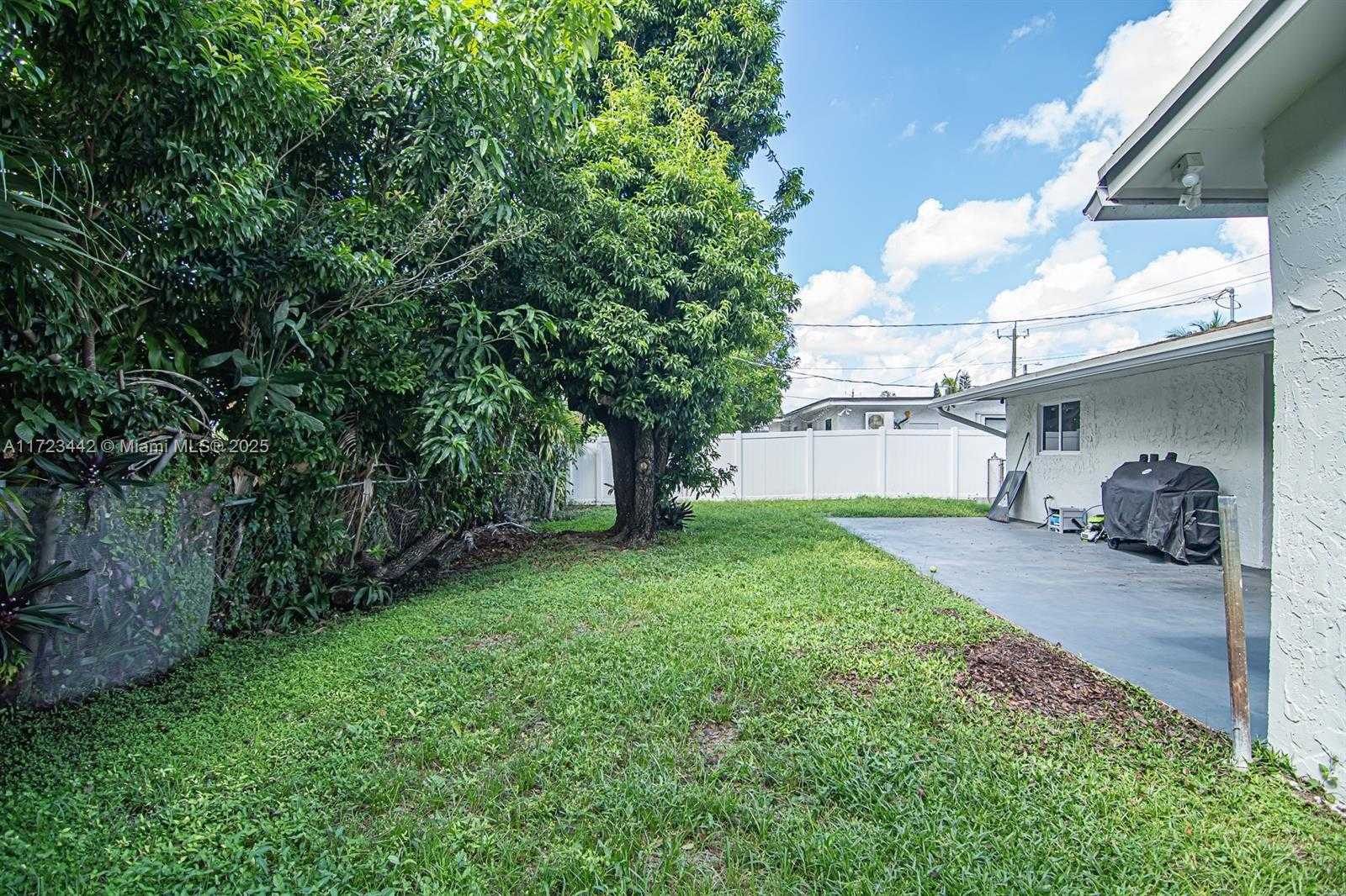 Small Image of 8612 MIRAMAR BLVD, Miramar Number 30