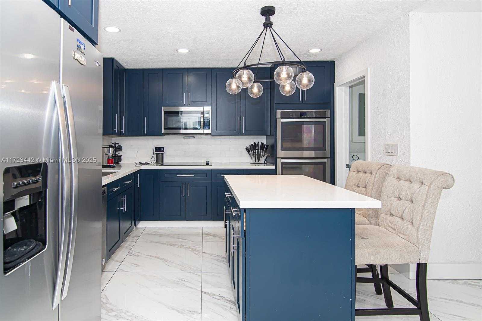 Small Image of 8612 MIRAMAR BLVD, Miramar Number 4