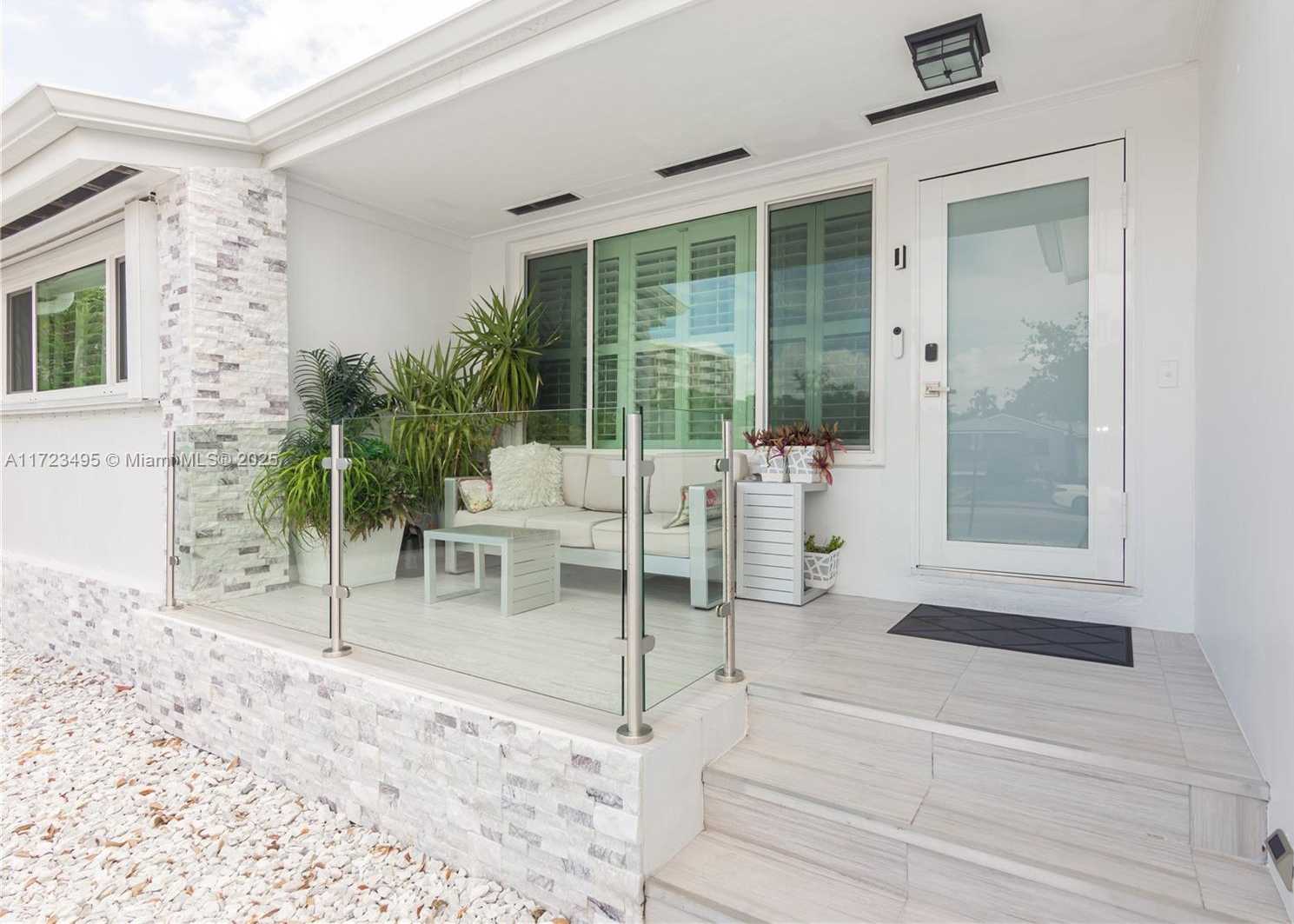 Small Image of 7549 ADVENTURE AVE, North Bay Village Number 1