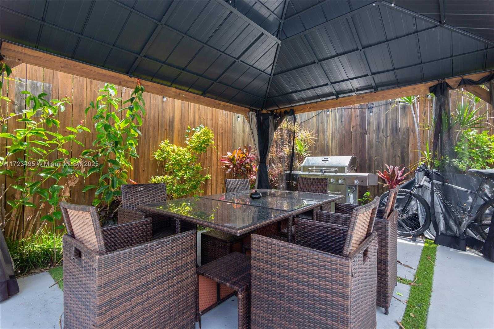 Small Image of 7549 ADVENTURE AVE, North Bay Village Number 27