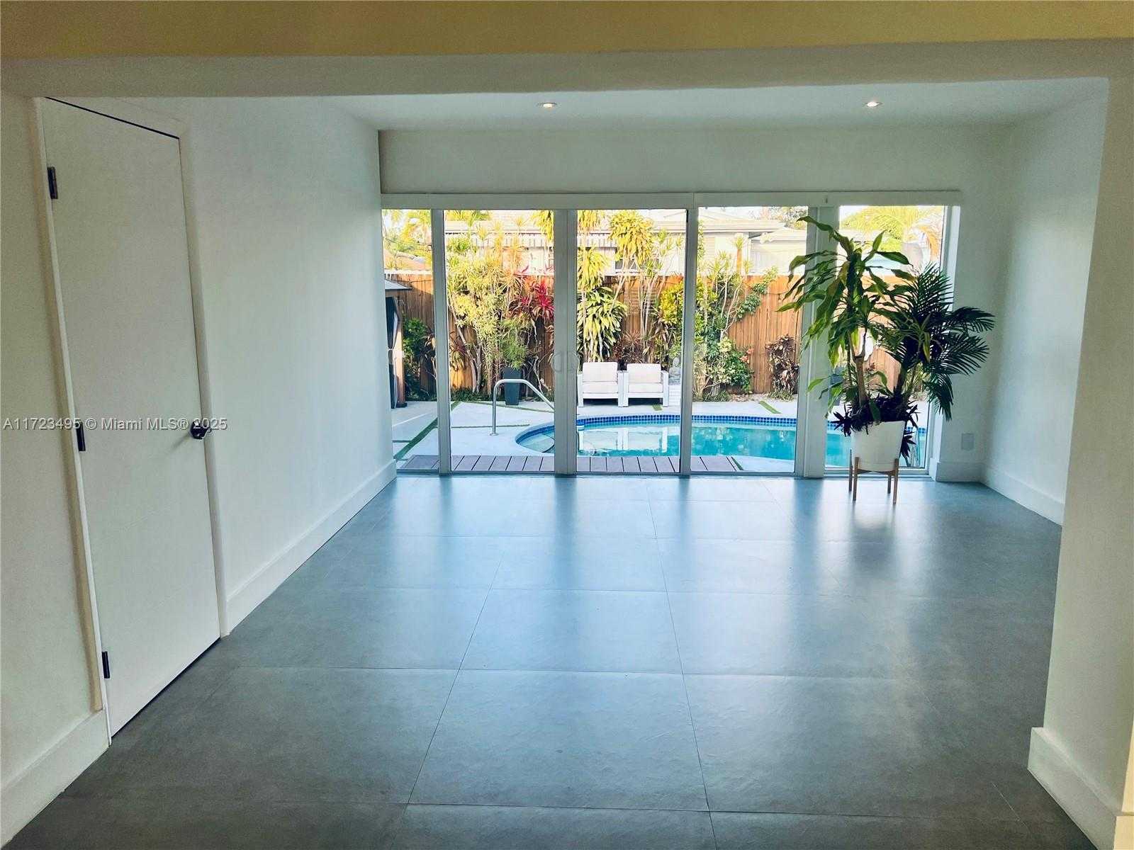 Small Image of 7549 ADVENTURE AVE, North Bay Village Number 30