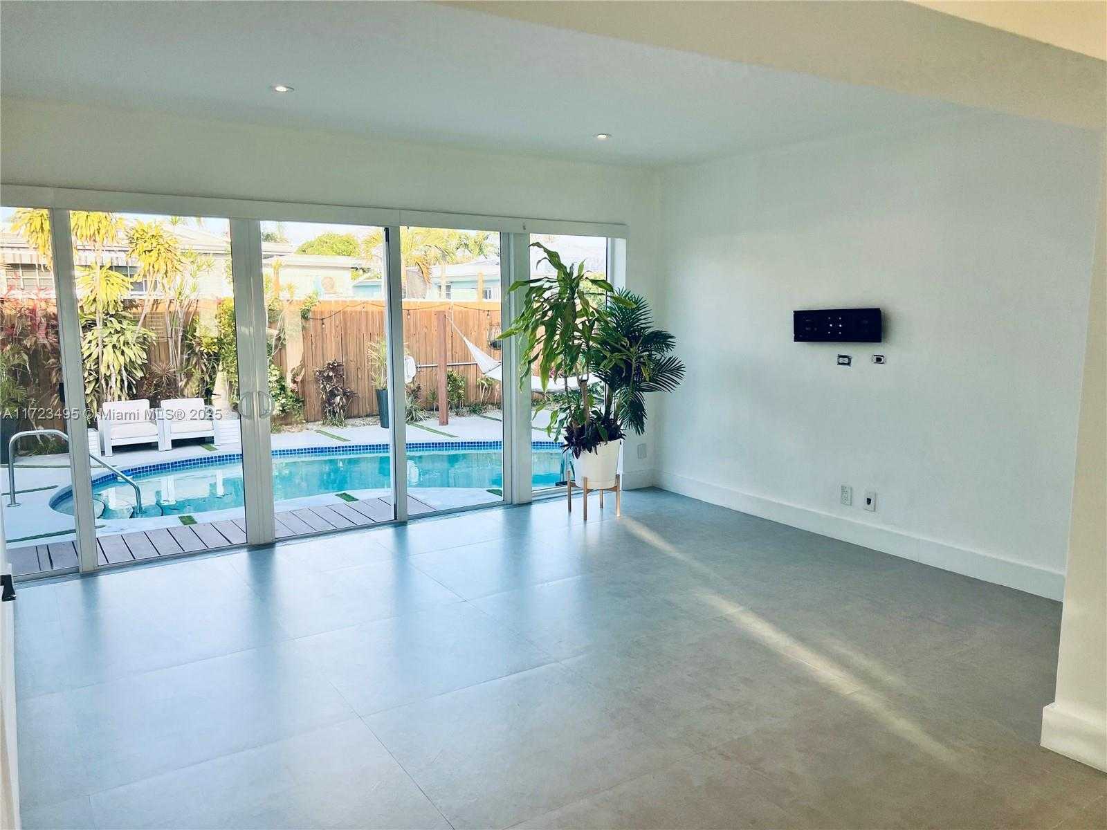 Small Image of 7549 ADVENTURE AVE, North Bay Village Number 32