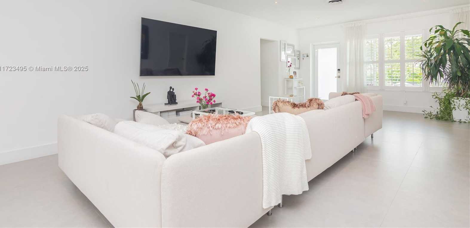 Small Image of 7549 ADVENTURE AVE, North Bay Village Number 33