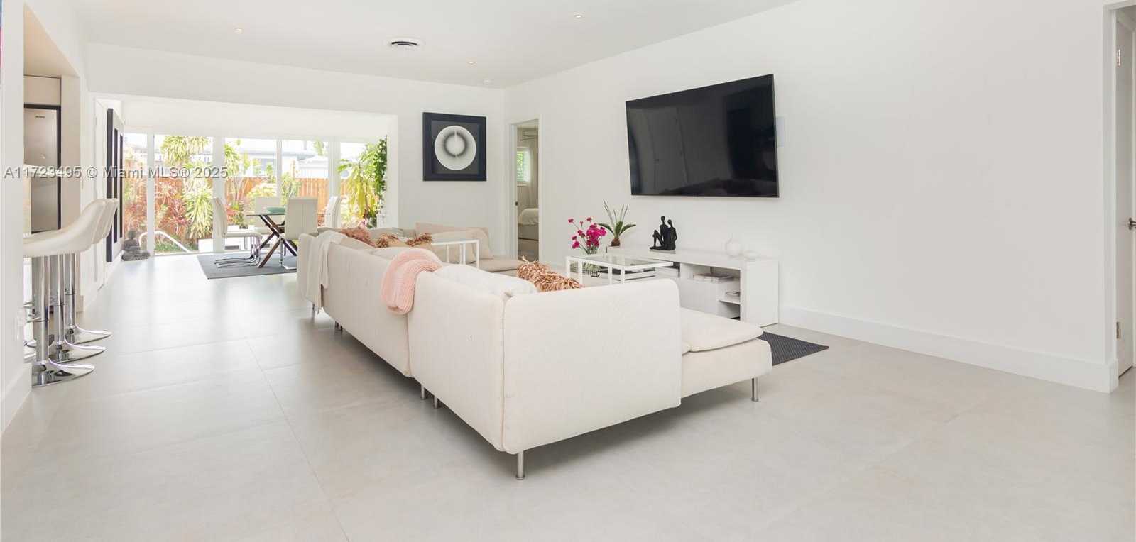 Small Image of 7549 ADVENTURE AVE, North Bay Village Number 37