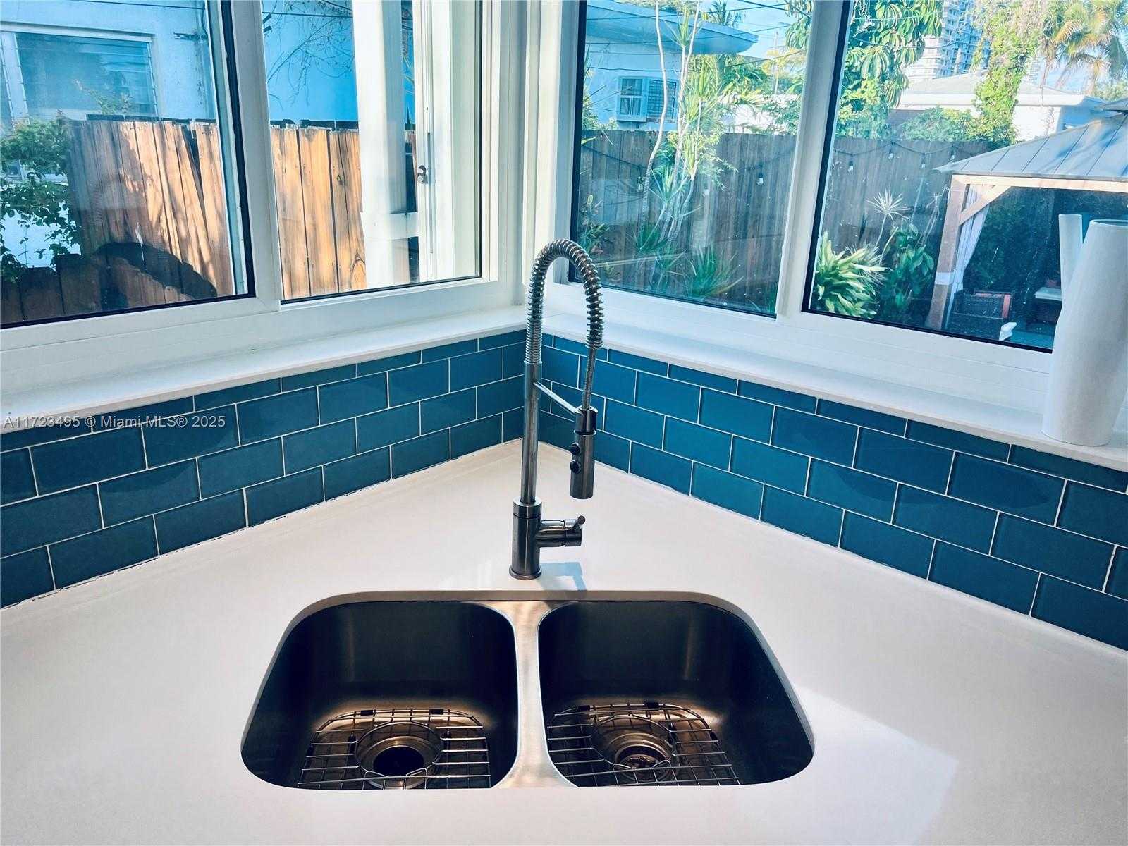 Small Image of 7549 ADVENTURE AVE, North Bay Village Number 41