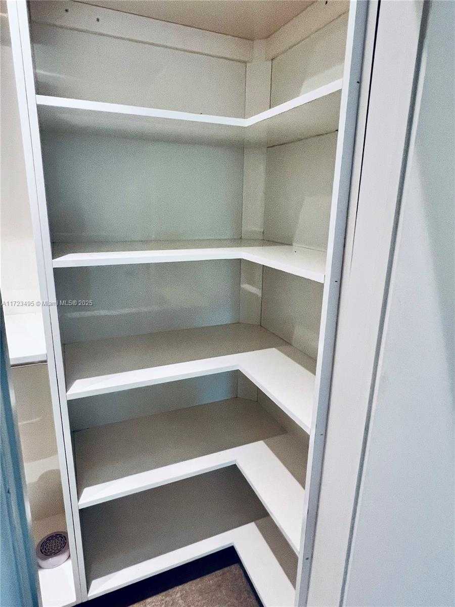 Small Image of 7549 ADVENTURE AVE, North Bay Village Number 56