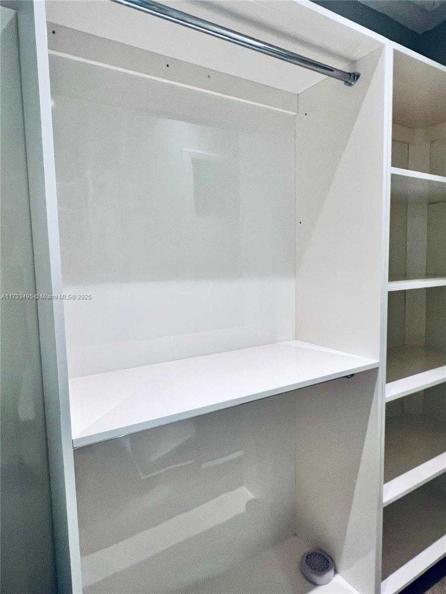 Small Image of 7549 ADVENTURE AVE, North Bay Village Number 57