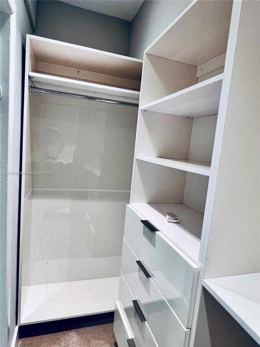 Small Image of 7549 ADVENTURE AVE, North Bay Village Number 58