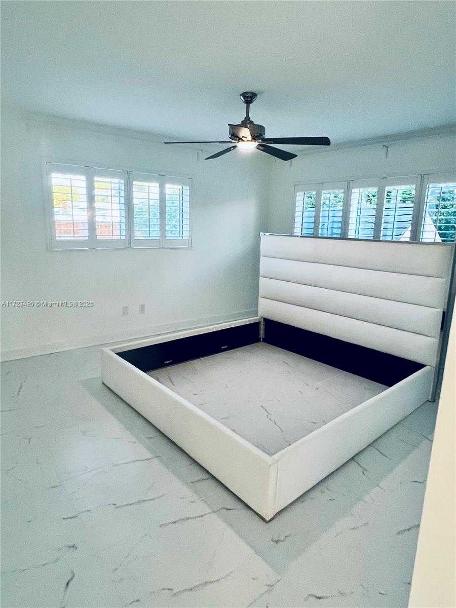 Small Image of 7549 ADVENTURE AVE, North Bay Village Number 60