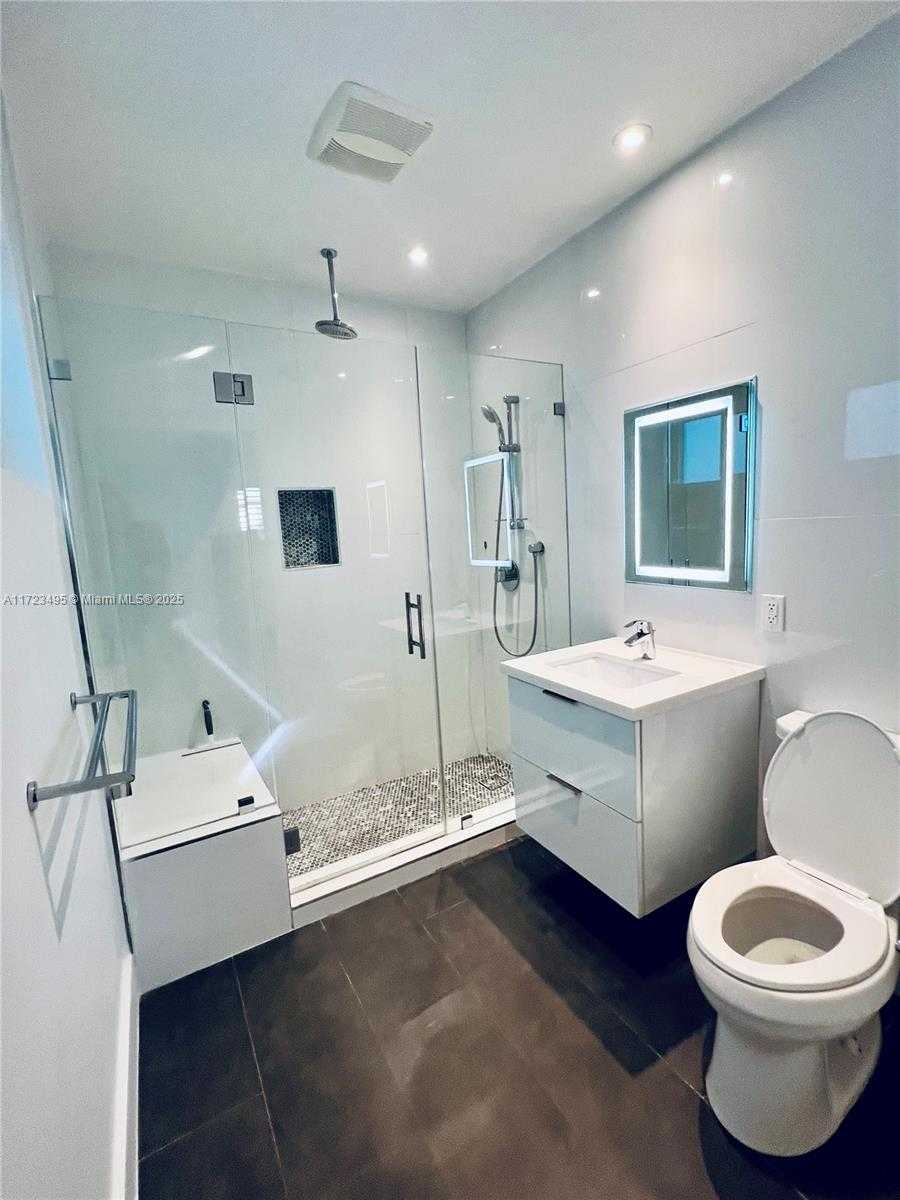 Small Image of 7549 ADVENTURE AVE, North Bay Village Number 63