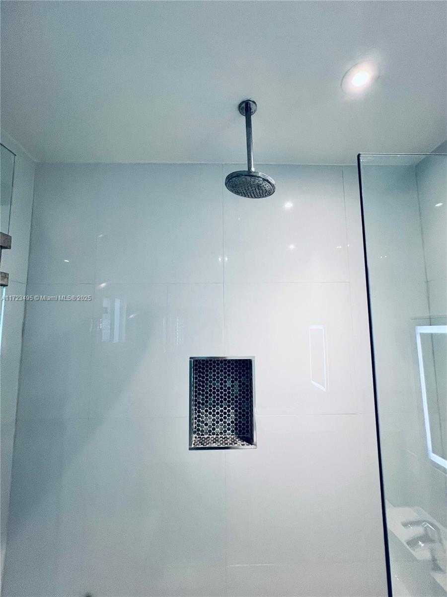 Small Image of 7549 ADVENTURE AVE, North Bay Village Number 65