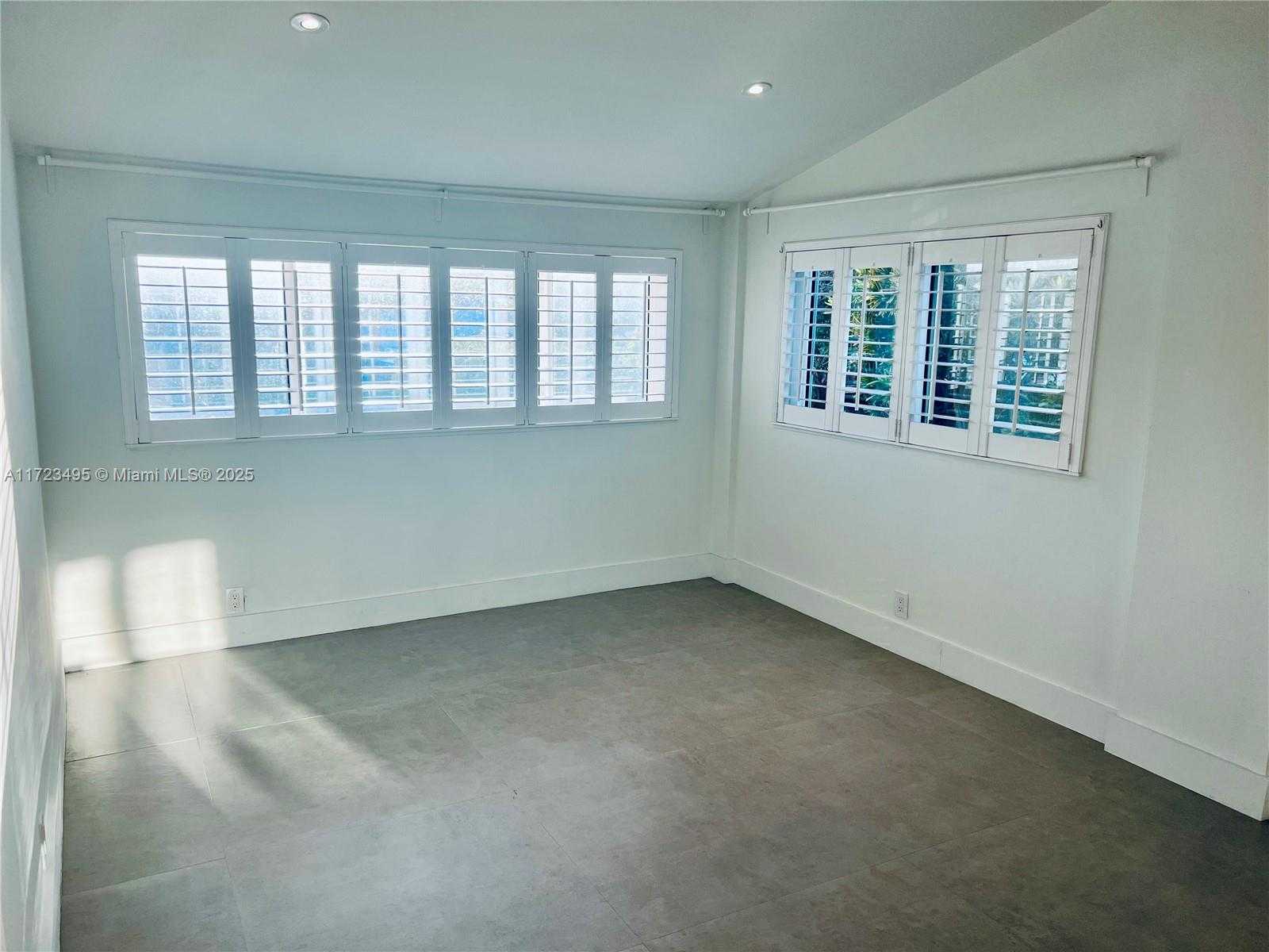 Small Image of 7549 ADVENTURE AVE, North Bay Village Number 82