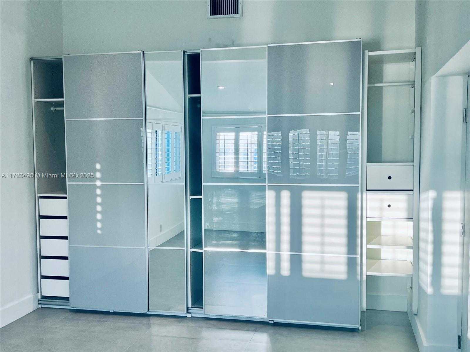 Small Image of 7549 ADVENTURE AVE, North Bay Village Number 85