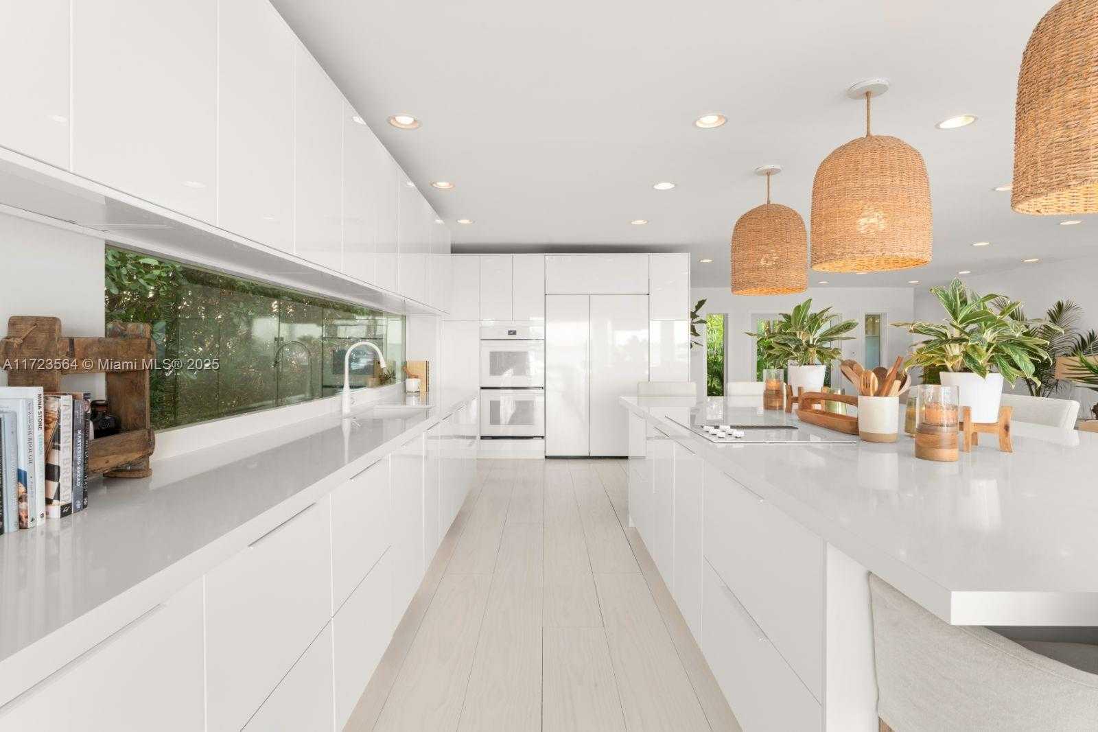 Small Image of 1065 NORTH SHORE DR, Miami Beach Number 14