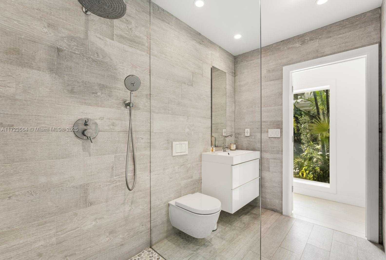 Small Image of 1065 NORTH SHORE DR, Miami Beach Number 27
