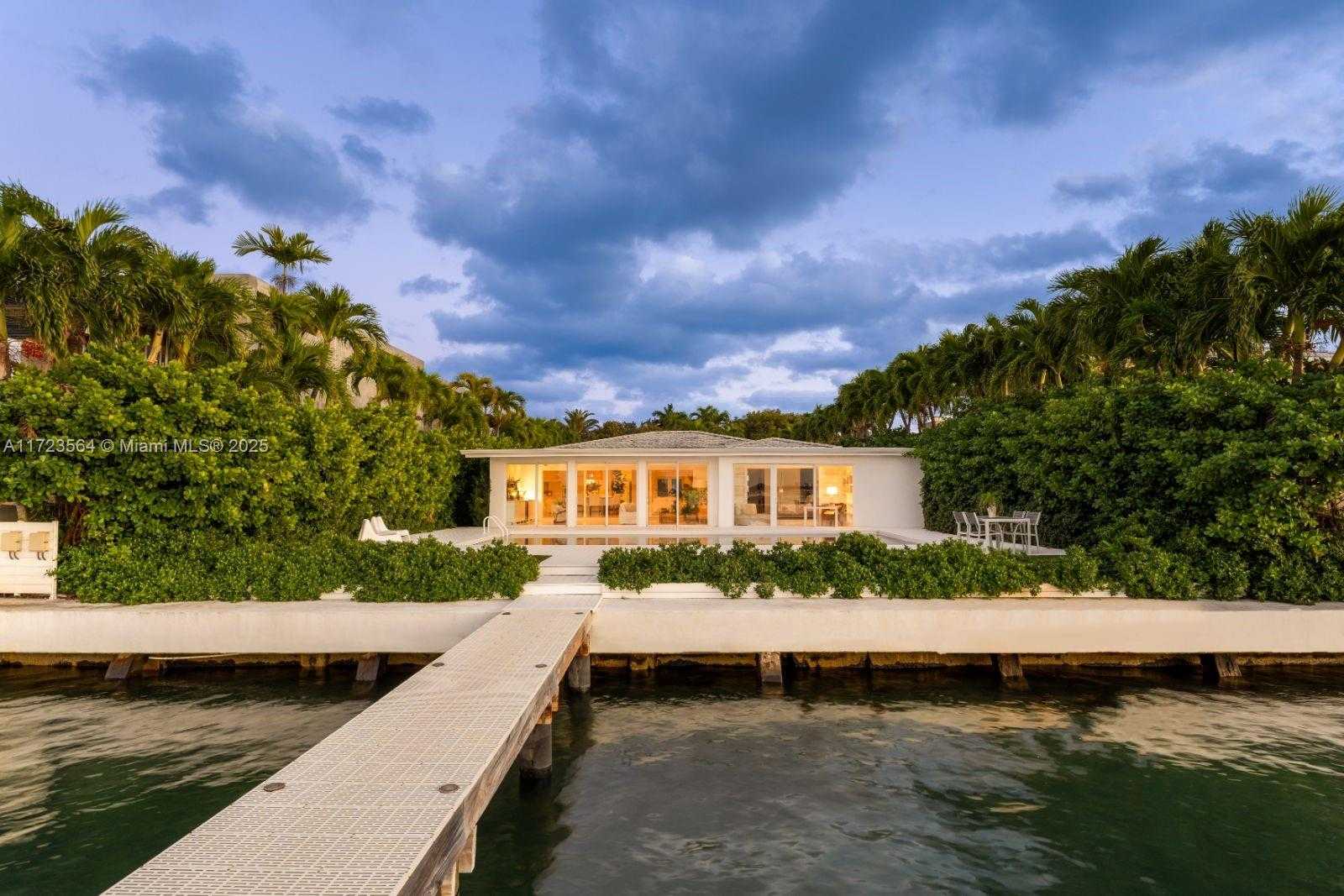 Small Image of 1065 NORTH SHORE DR, Miami Beach Number 30