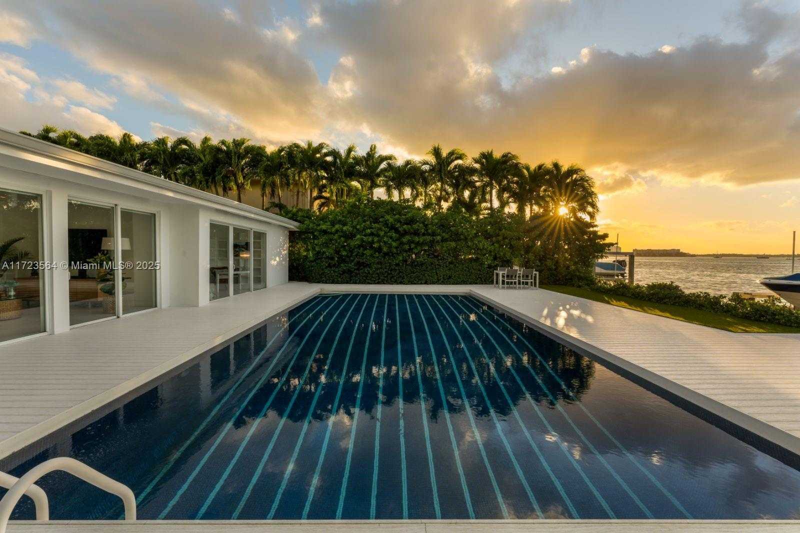 Small Image of 1065 NORTH SHORE DR, Miami Beach Number 31