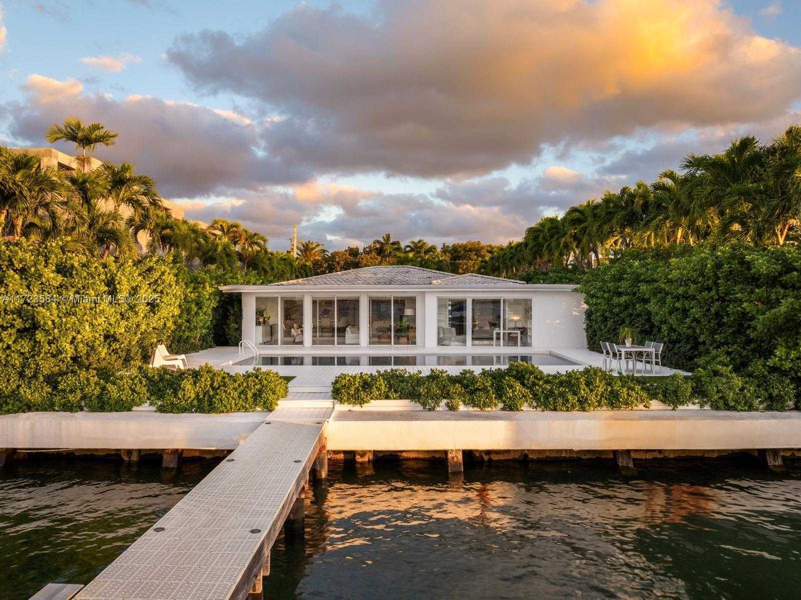 Small Image of 1065 NORTH SHORE DR, Miami Beach Number 35