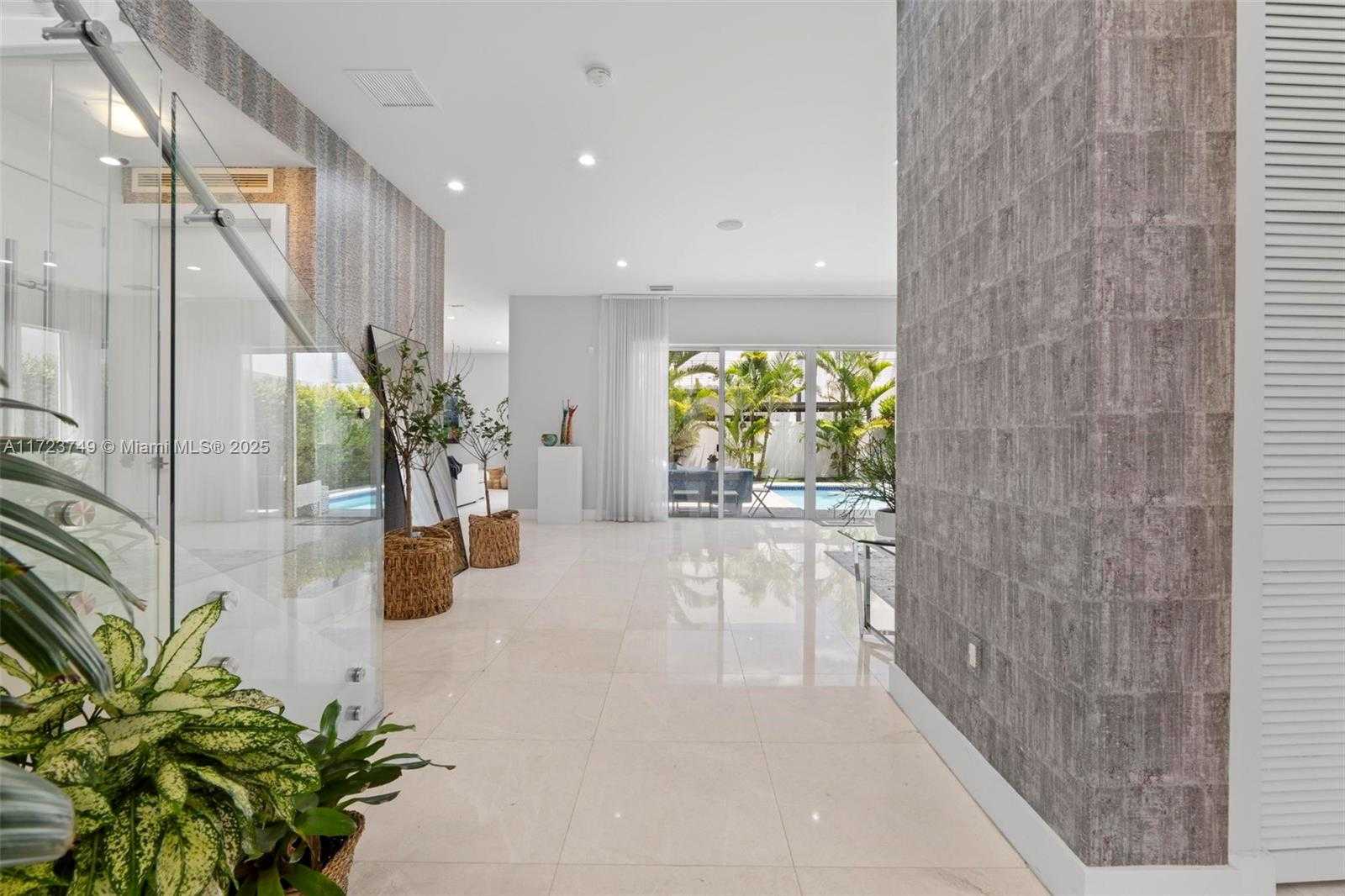 Small Image of 7457 NORTH WEST 101ST AVE, Doral Number 11