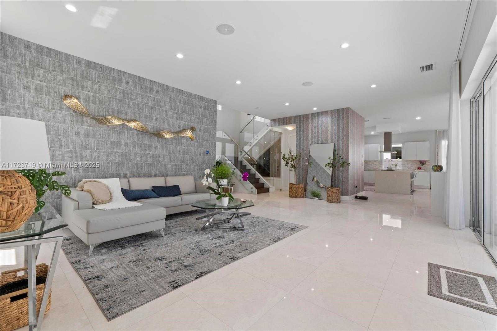 Small Image of 7457 NORTH WEST 101ST AVE, Doral Number 15