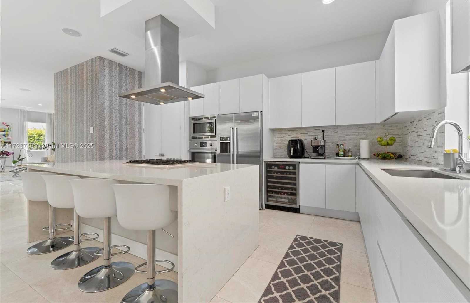 Small Image of 7457 NORTH WEST 101ST AVE, Doral Number 21
