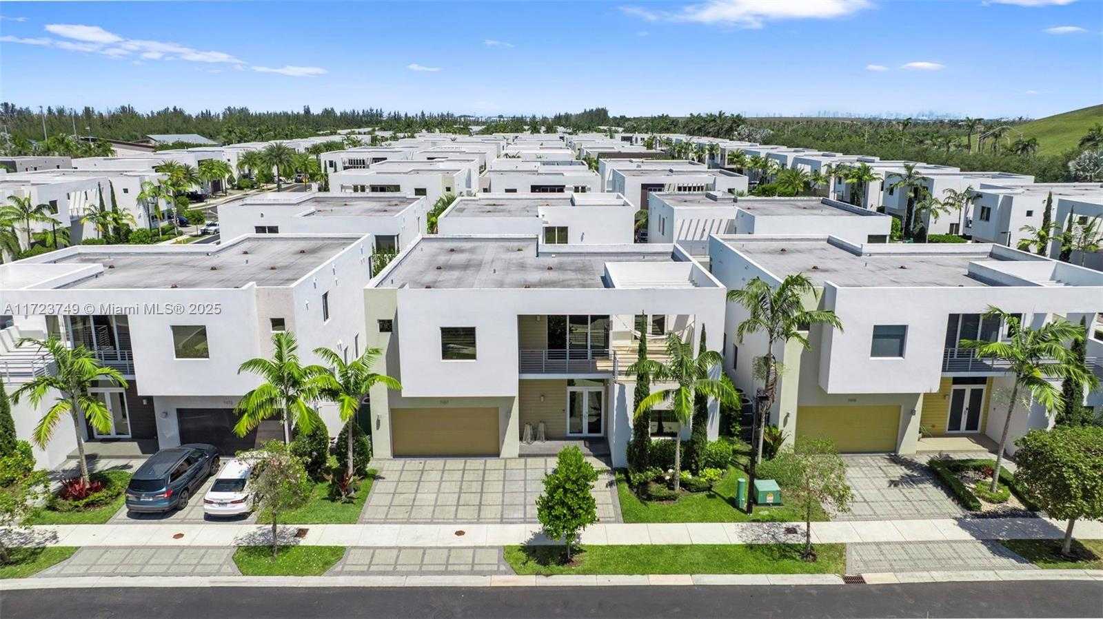 Small Image of 7457 NORTH WEST 101ST AVE, Doral Number 3