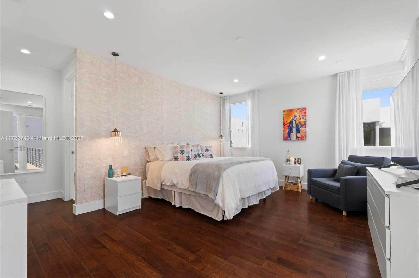 Small Image of 7457 NORTH WEST 101ST AVE, Doral Number 31