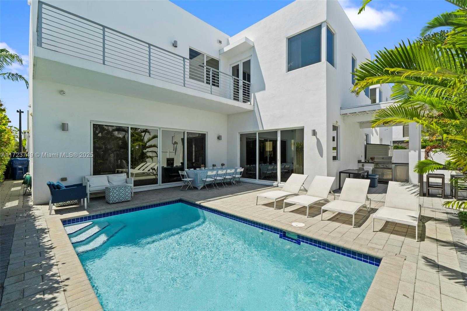 Small Image of 7457 NORTH WEST 101ST AVE, Doral Number 6