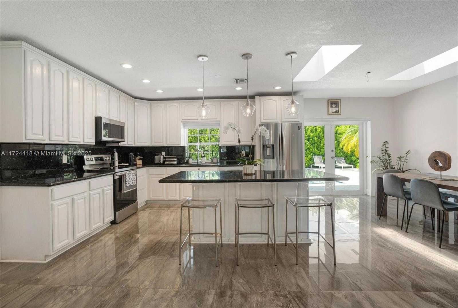 Small Image of 15100 SOUTH WEST 89TH CT, Palmetto Bay Number 12