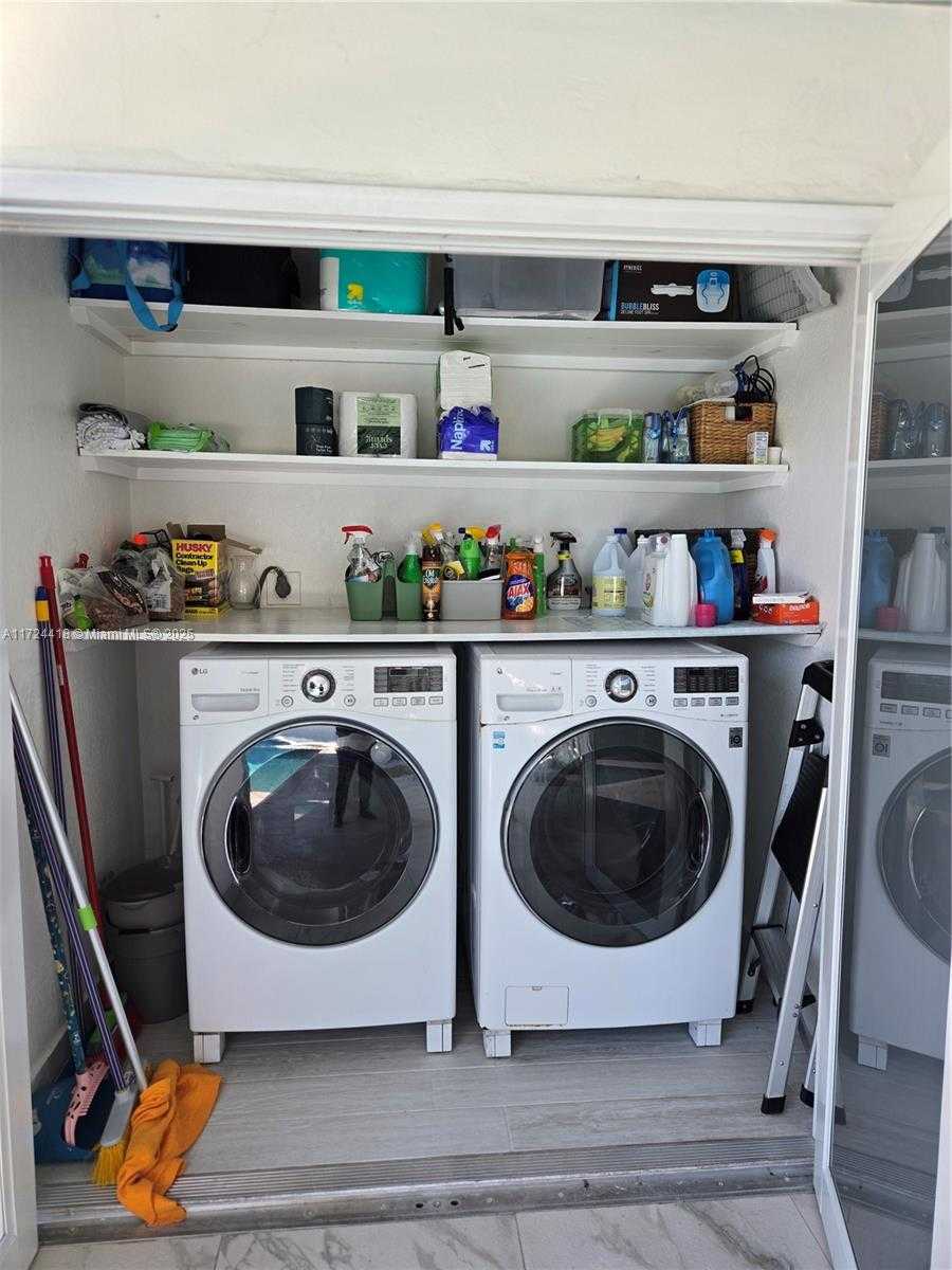 Small Image of 15100 SOUTH WEST 89TH CT, Palmetto Bay Number 13