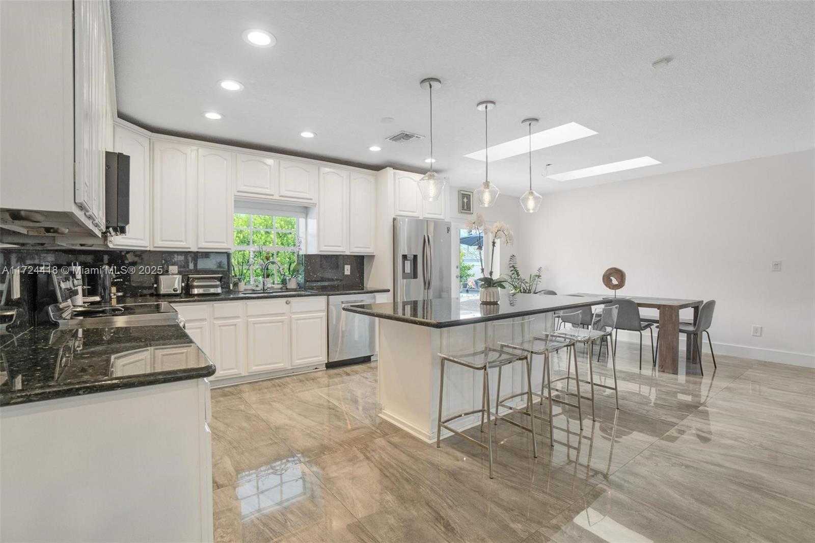 Small Image of 15100 SOUTH WEST 89TH CT, Palmetto Bay Number 15