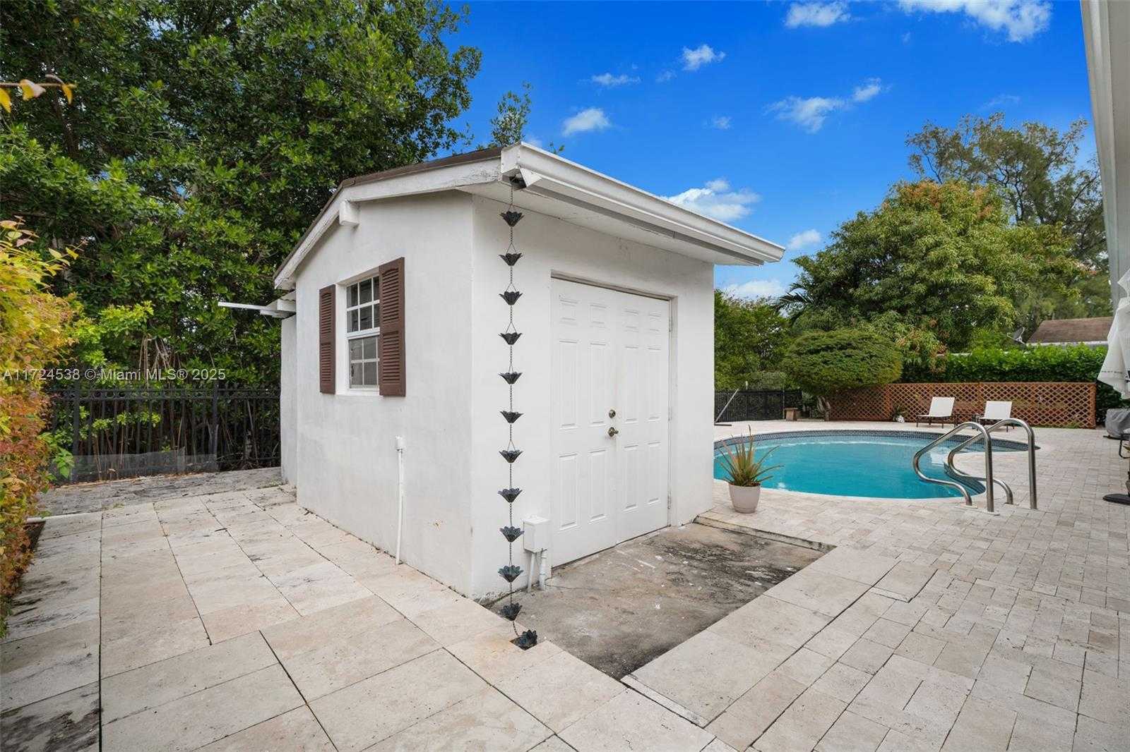 Small Image of 2325 NORTH EAST 191ST ST, Miami Number 10