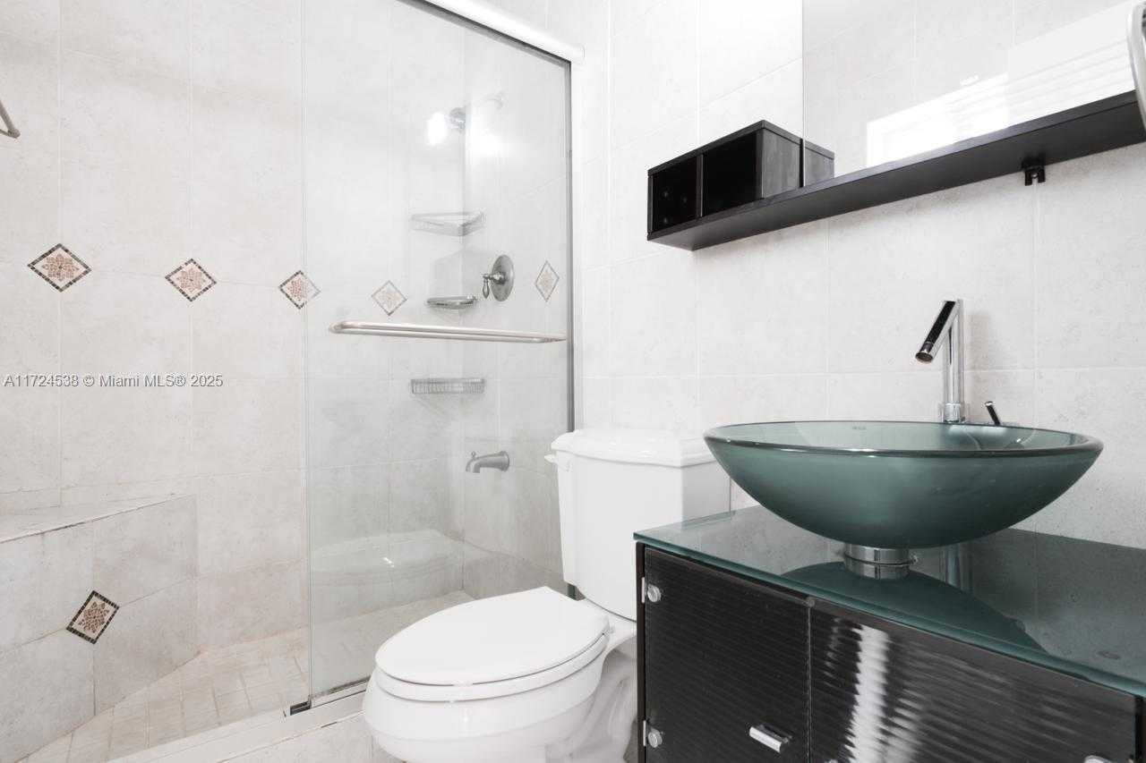 Small Image of 2325 NORTH EAST 191ST ST, Miami Number 20