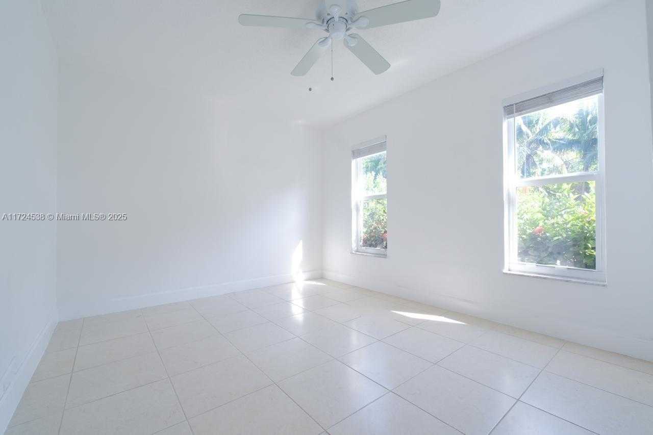 Small Image of 2325 NORTH EAST 191ST ST, Miami Number 21